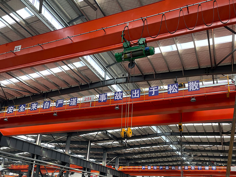 雙梁橋式施工現(xiàn)場